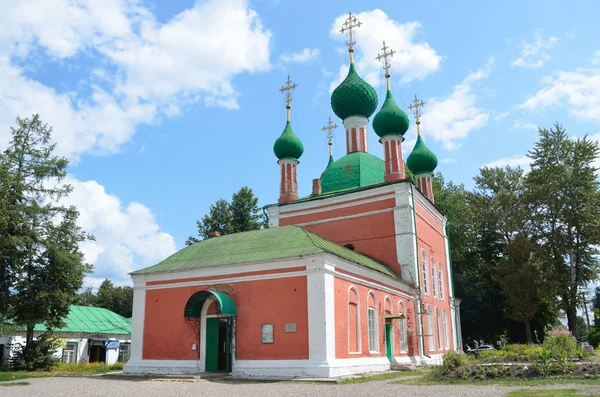 Chiesa di Alexander Nevsky in Pereslavl Zalessky su quadrato rosso, Anello d'oro di Russia — Foto Stock