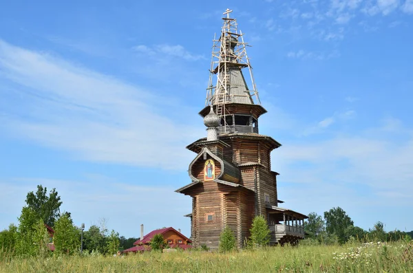 Sergievskaya Kirche in der Nähe des Dorfes wzglyadnevo, sergiyev-posad Bezirk, Moskauer Gebiet — Stockfoto
