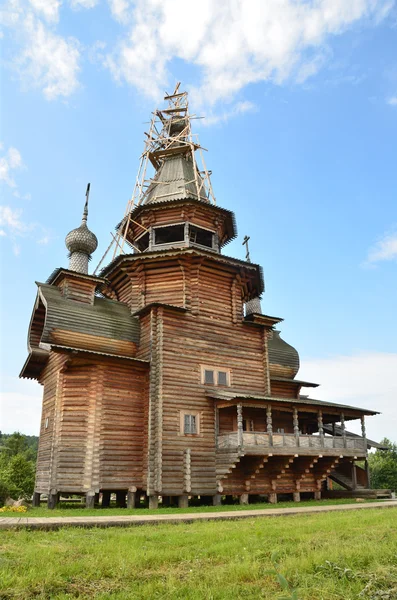 Iglesia Sergievskaya cerca del pueblo de Vzglyadnevo, distrito de Sergiyev-Posad, región de Moscú —  Fotos de Stock