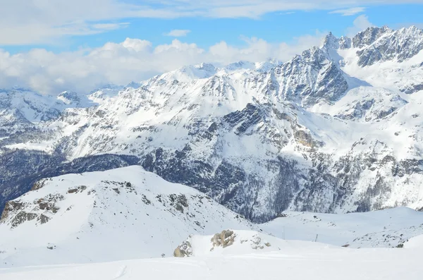 Estância de esqui Valtournenche em Itália . — Fotografia de Stock