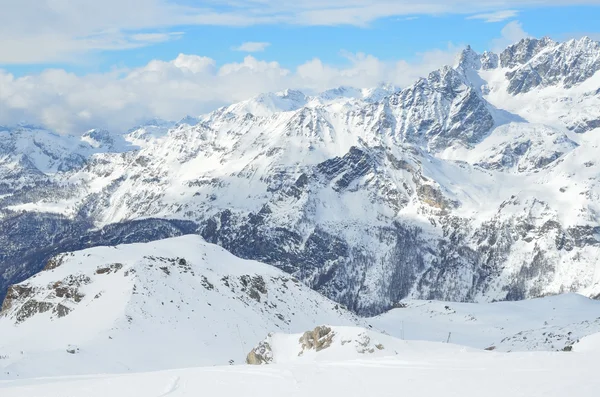 Valtournenche ski resort in Italy. — Stock Photo, Image