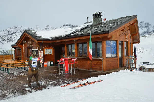 Valtournenche ski resort in Italy. — Stock Photo, Image