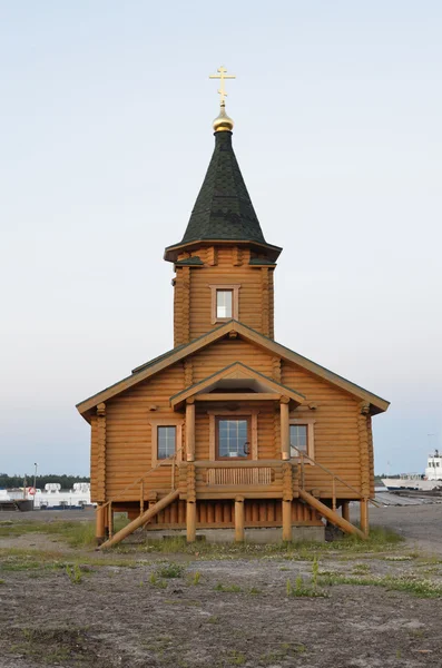 Kaple na břehu bílé moře, Rabocheostrovsk. — Stock fotografie