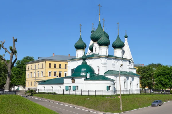 Yaroslavl, la iglesia de los balnearios en la ciudad —  Fotos de Stock