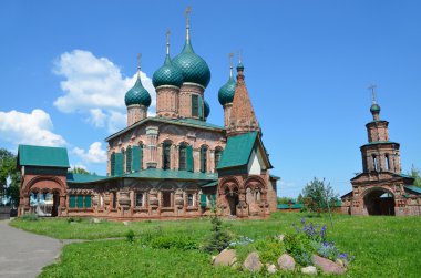 Yaroslavl, kulübeler (korovniky), 17 yüzyıl kiliseler topluluğu.