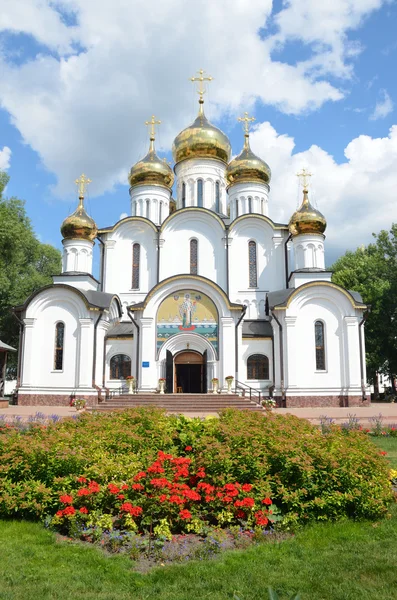 Catedral Nicolsky en el monasterio Nicolsky en Pereslavl Zalessky, el anillo de oro de Rusia — Foto de Stock