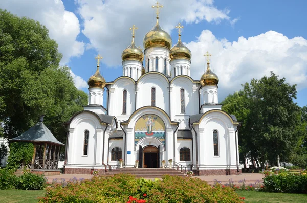 Catedral Nicolsky en el monasterio Nicolsky en Pereslavl Zalessky, el anillo de oro de Rusia — Foto de Stock