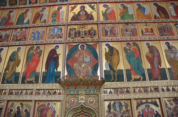 The iconostasis of the Transfiguration (Preobrazhensky) Cathedral of Solovetsky monastery — Stock Photo, Image
