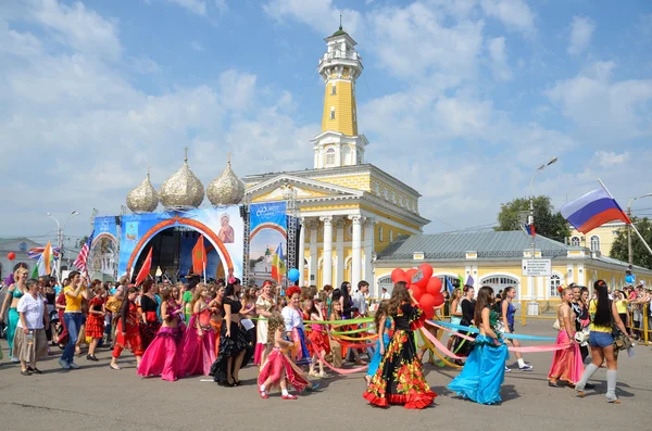 Kostroma, um dia de cidade, Praça Susaninskaya . — Fotografia de Stock