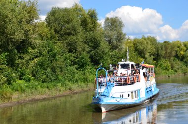 Ryazan, oka Nehri üzerinde yürüyor