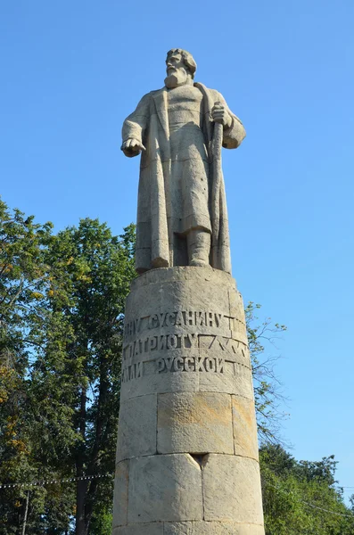 El monumento a I.Susanin en Kostroma —  Fotos de Stock