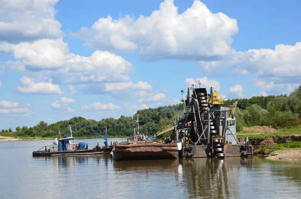 Rjazaň, přístav na řece Oka pro údržbu malých říčních plavidel — Stock fotografie
