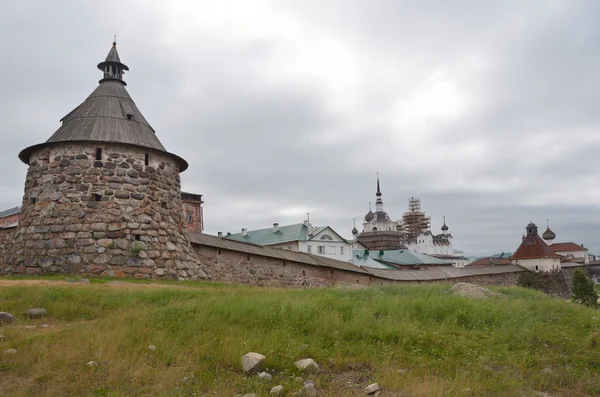 Monasterio Solovetsky por el puerto de la prosperidad —  Fotos de Stock