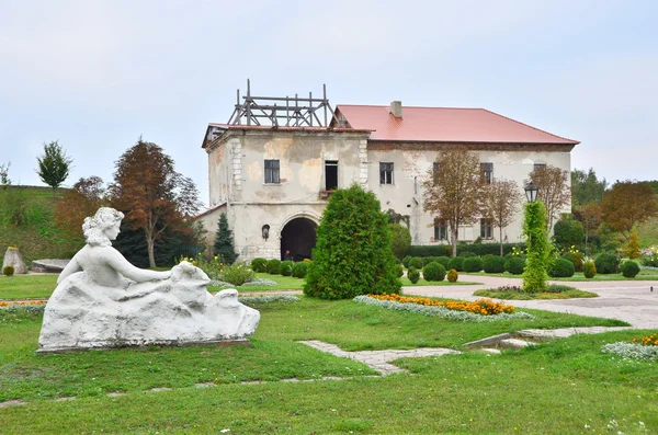L'un des bâtiments du château de Zolochiv, région de Lviv, Ukraine . — Photo
