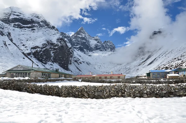 Nepal, trektochten in de Himalaya, het dorp van Macermo, 4100 meter boven de zeespiegel — Stockfoto