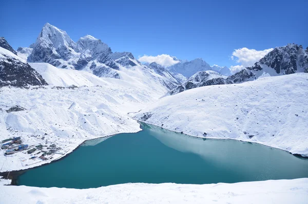 Непал, Гималаи, озеро Гокио — стоковое фото