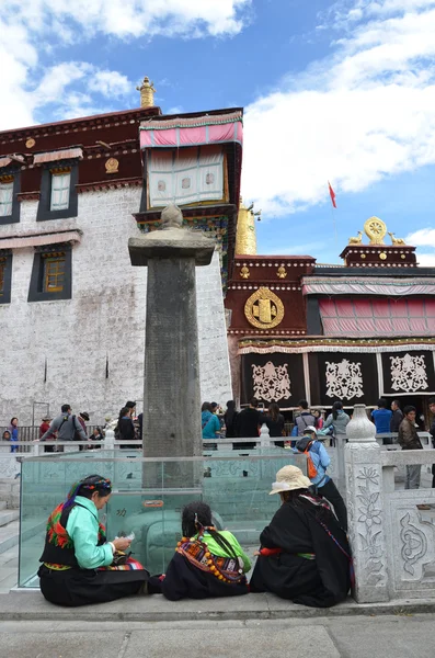 Тибет, Лхаса, исторический центр, первый буддийский храм Jokhang — стоковое фото