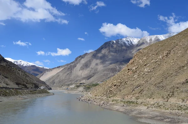 Řeka na Tibet plateau — Stock fotografie