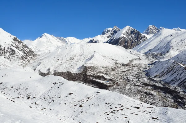 Nepal, Himalaia, paisagem montanhosa a uma altitude de 4500 metros acima do nível do mar — Fotografia de Stock