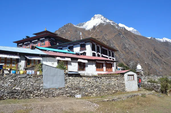尼泊尔，村里的喜马拉雅山脉中的 tyanboche 修道院 — 图库照片