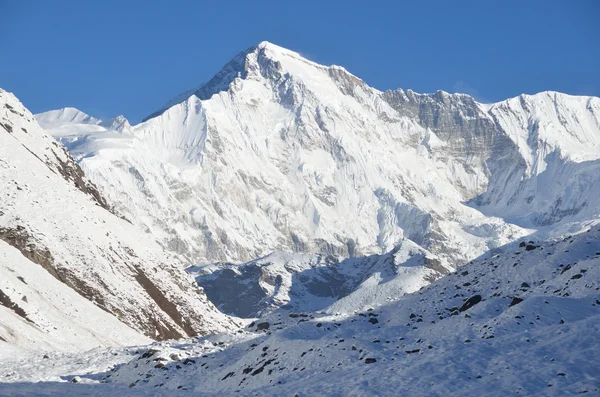 Nepal, himalayes widok na szczyt Czo Oju, 8210 metrów nad poziomem morza — Zdjęcie stockowe