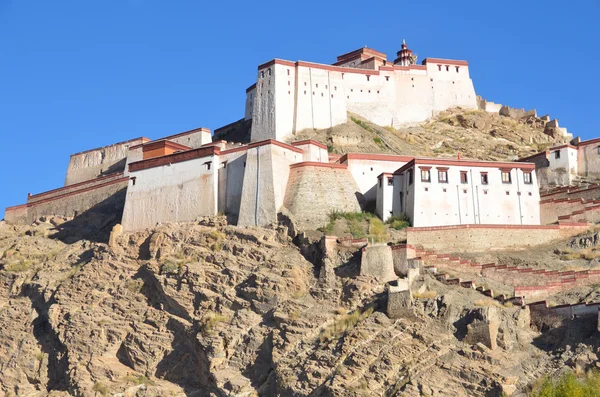 Tibet, gyfndze, starobylé pevnosti dzong — Stock fotografie