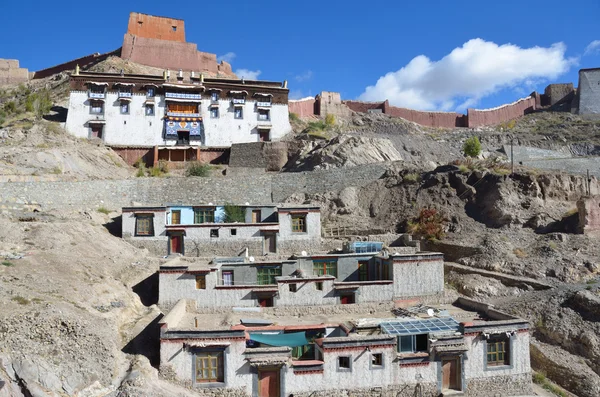Тибет, Феджандзе, буддистский монастырь XV века Пелкор-Чу — стоковое фото
