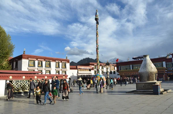 Tíbet, Lhasa, primer templo budista en el Tíbet, el Jokhang — Foto de Stock