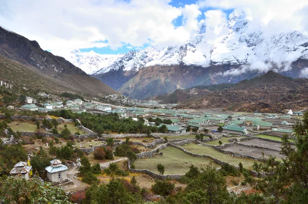 Nepal, el Himalaya, la aldea de Khumjung en el valle de Khumbu —  Fotos de Stock