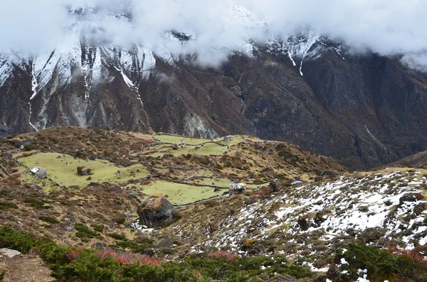 Nepal, Himalaje, widok na góry w khumbu. — Zdjęcie stockowe