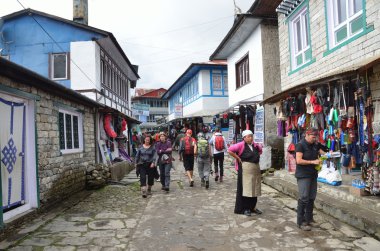 Nepal Himalayalar lukla sokak.