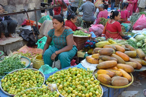 Nepál, kathmandu, obchod na ulici. — Stock fotografie