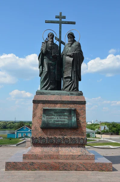 Коломна, скульптура "Кирилл и Мефодий " — стоковое фото