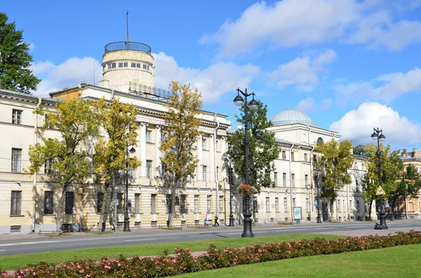 St. Petersburg, Universitetskaya embankment — Stock Photo, Image