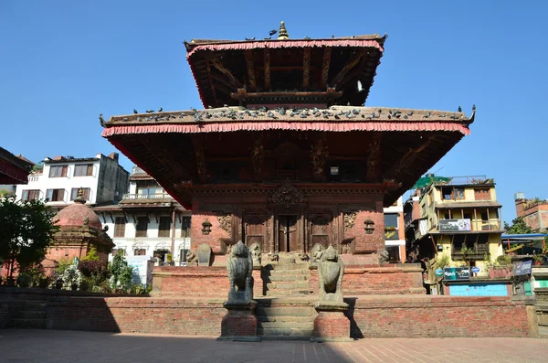 尼泊尔，帕坦，在杜巴广场的石庙 — 图库照片