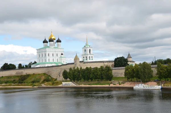 Kremlin van Pskov, Rusland — Stockfoto