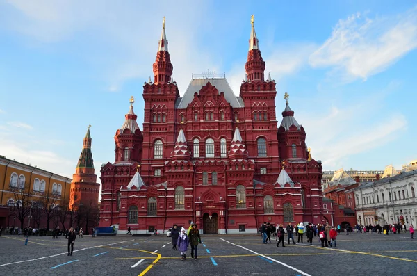 O edifício do Museu Histórico em Moscou — Fotografia de Stock