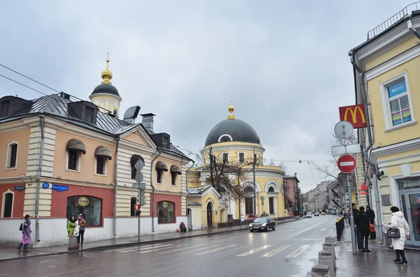 Moskva, ulice Bolšaja ordynka v dešti — Stock fotografie