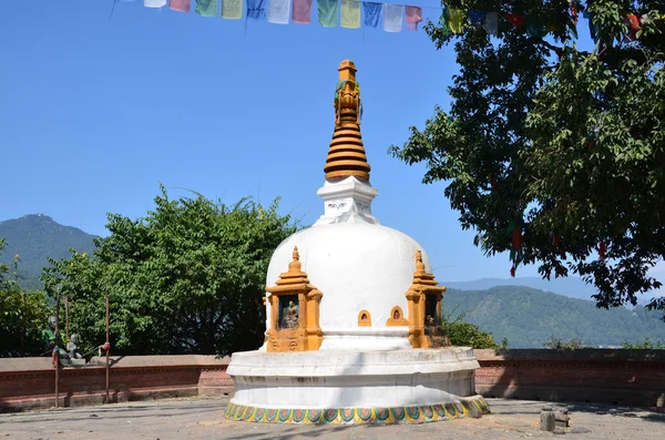 尼泊尔，加德满都，猴庙寺复杂 （猴子山），小佛塔之一 — 图库照片