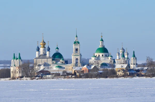 Spaso-Yakovlevsky Dimitriev monastery in Rostov in winter, Golden ring of Russia — Stock Photo, Image