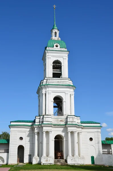 Russland, glockenturm des spaso-yakovlevsky klosters in rostov — Stockfoto