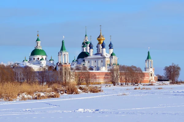Spaso-yakovlevsky dimitriev klooster in rostov in de winter — Stockfoto