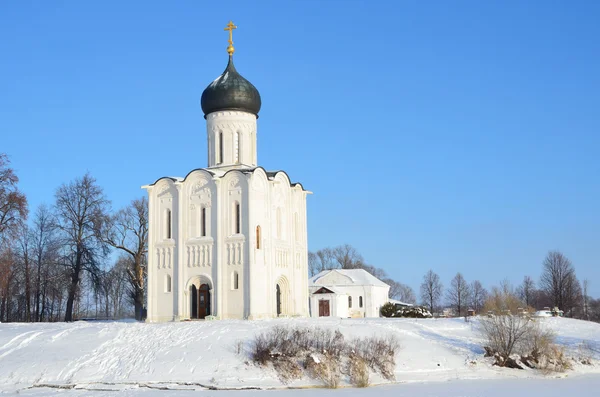 Wladimir, eine antike Kirche der Fürbitte auf dem Nerl, goldener Ring Russlands — Stockfoto