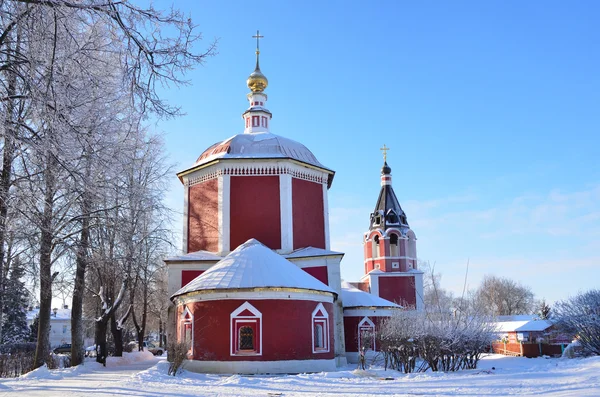 Kościół Wniebowzięcia w suzdal zimą, 17 wieku, złoty pierścień Rosji — Zdjęcie stockowe