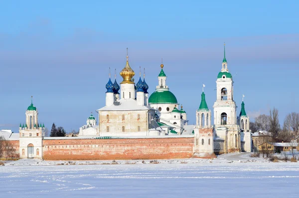 ロシアの冬, ゴールデン リングのロストフでこの yakovlevsky dimitriev 修道院 — ストック写真