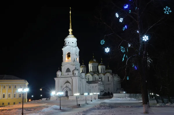 Καθεδρικός ναός του Ουσπένσκι (υπόθεση) σε Βλαντιμίρ στο νύχτα, χρυσό δαχτυλίδι της Ρωσίας — Φωτογραφία Αρχείου