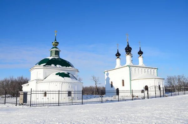 Suzdal, altın yüzük Rusya'nın pyatnitskaya ve vhodo jerusalemskaya kiliseleri — Stok fotoğraf