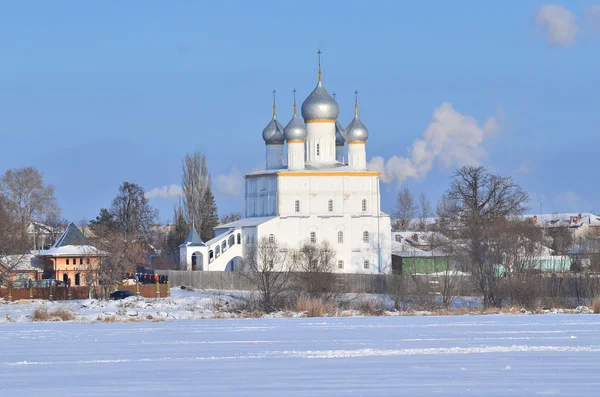 Transfiguratie kathedraal in spaso-yakovlevsky dimitriev klooster in rostov in winter, gouden ring van Rusland — Stockfoto