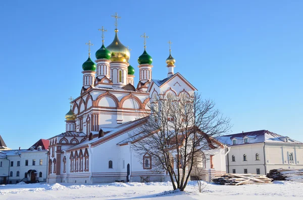 Varnitsky kloster i rostov i vinter, golden ring av Ryssland — Stockfoto