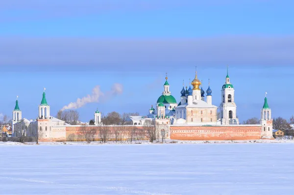 ロシアの冬, ゴールデン リングのロストフでこの yakovlevsky dimitriev 修道院 — ストック写真